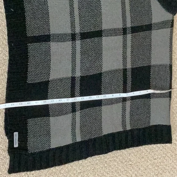 Columbia women’s grey and black plaid knit pattern poncho. Size OS - Picture 8 of 8